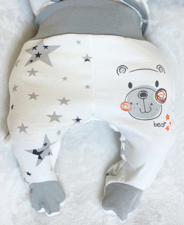 Baby Jungen Set: Wickelbody, Hose mit Füßchen und Mütze "Stars & Bears"